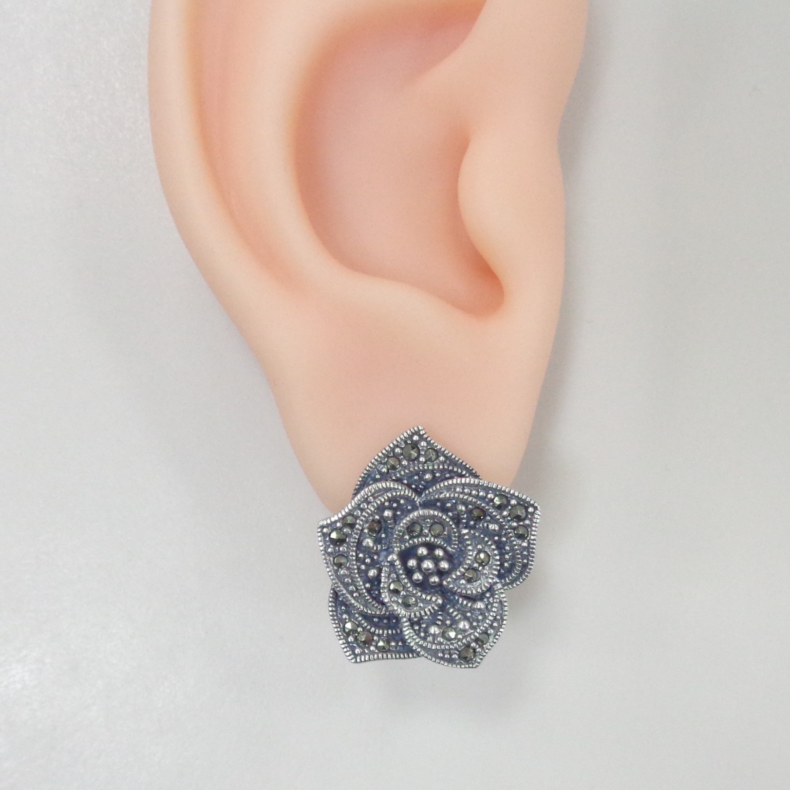 Серебряные серьги с марказитами "Розы"